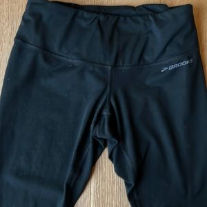 Brooks Running Tight in Black- size Small 28”